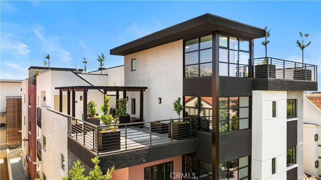 150 Oak Knoll Avenue - Photo 1