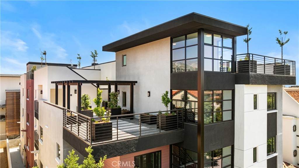 150 Oak Knoll Avenue - Photo 1