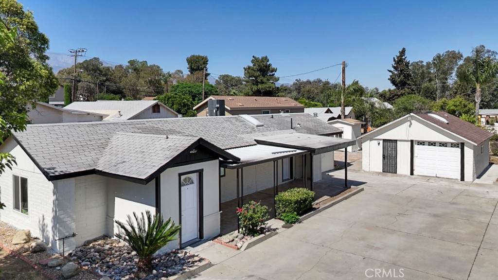 156 Sunset Avenue - Photo 1