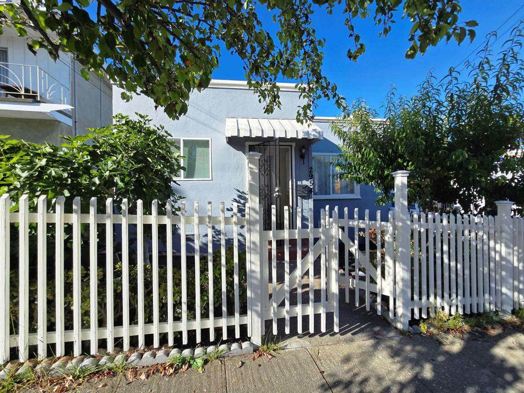 2954 Delaware St - Photo 1