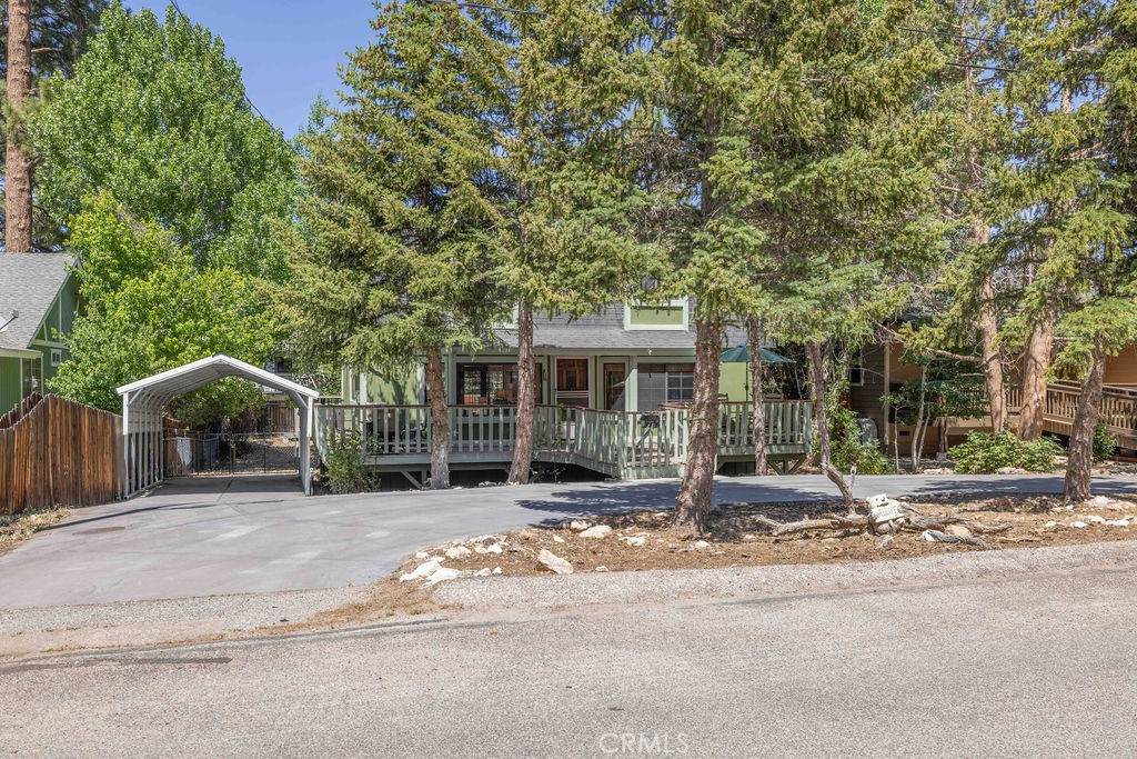 1561 Malabar Way - Photo 1