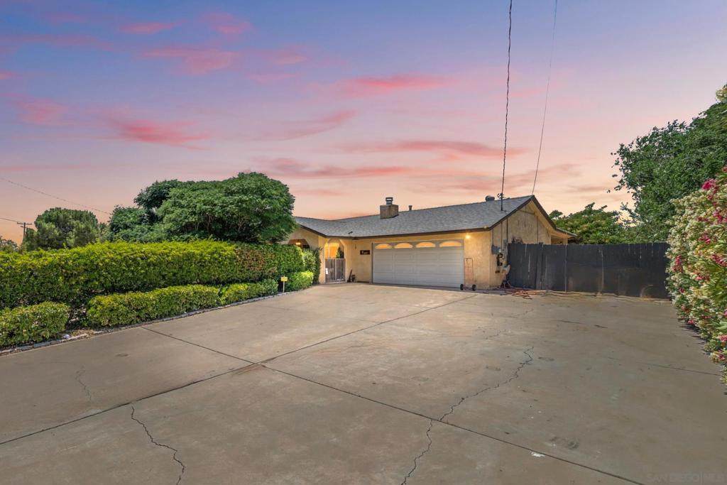 7520 Oakwood Ave - Photo 1
