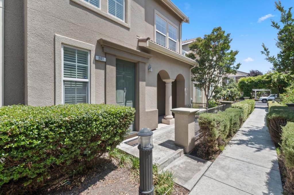 207 Montevina Way - Photo 1