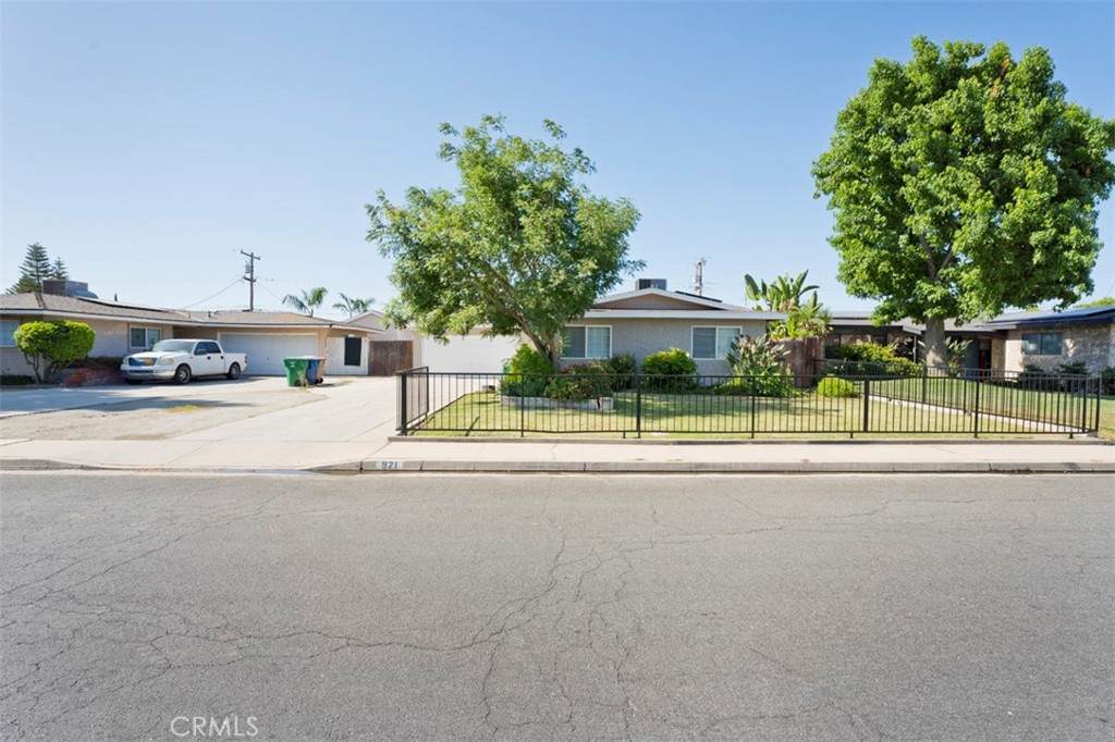 921 Alandale Avenue - Photo 1