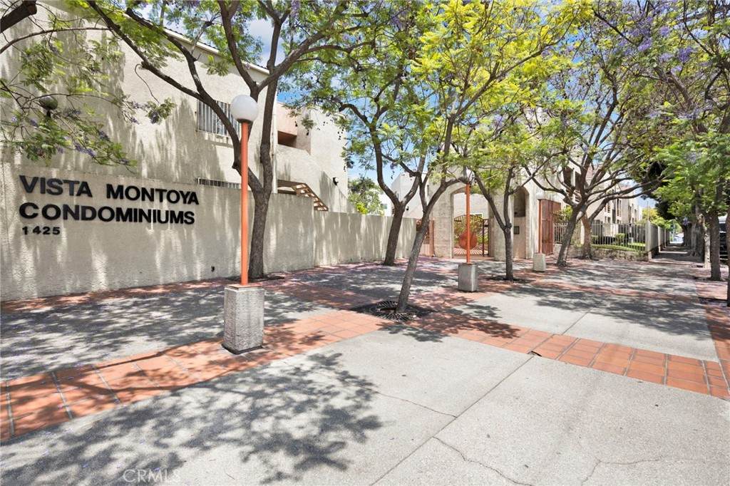1118 Valencia Street - Photo 1