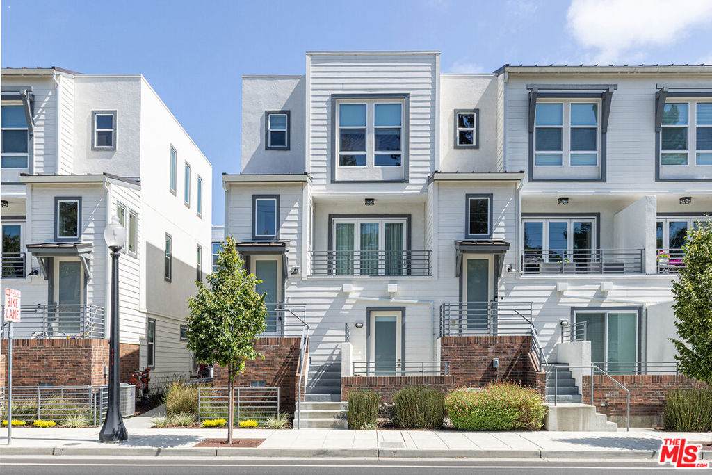 1640 3rd Street - Photo 1