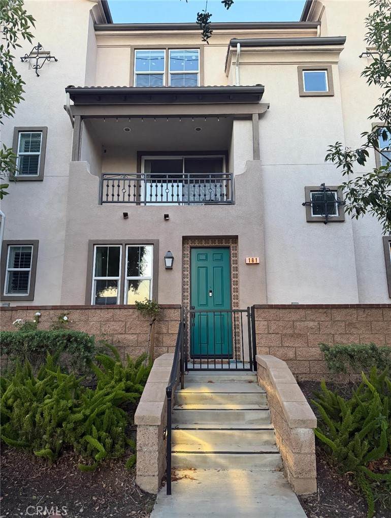 181 Dorsett Avenue - Photo 1