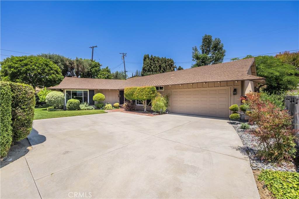 2526 Fontezuela Drive - Photo 1