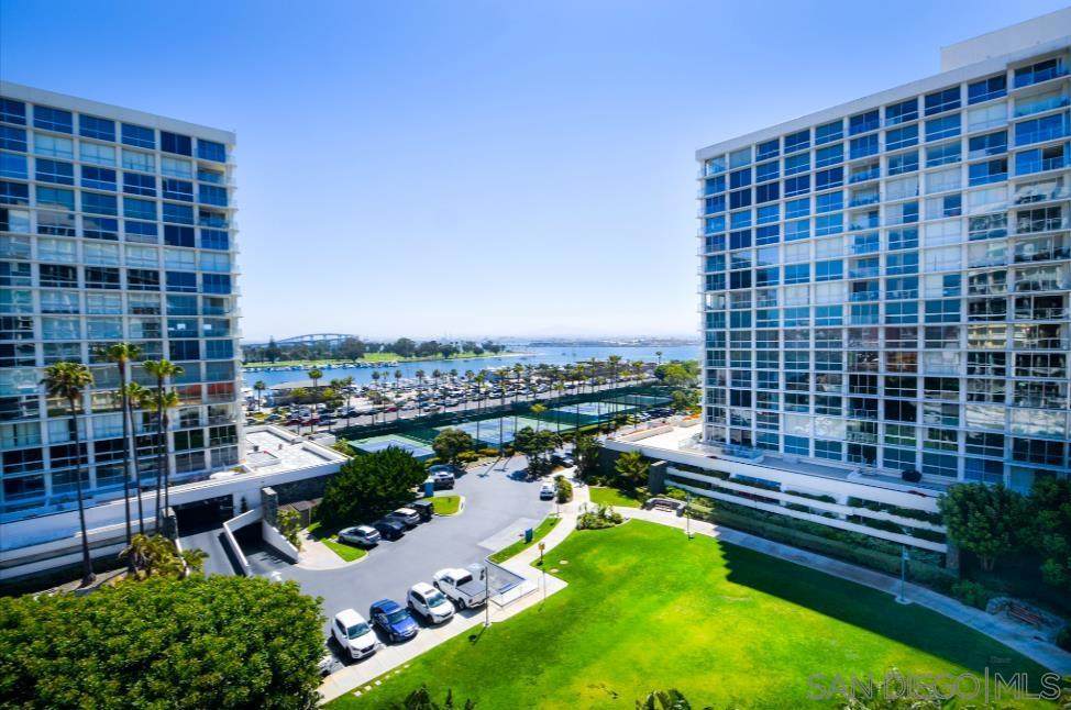 1720 Avenida Del Mundo - Photo 1