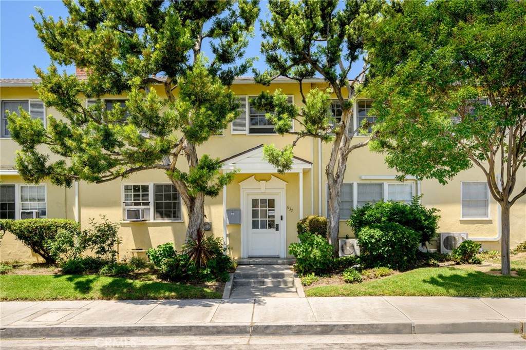 537 Maple Street - Photo 1