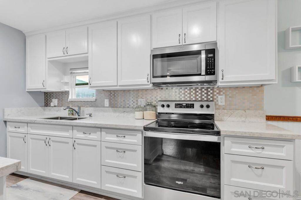 745 Bradley Ave - Photo 1