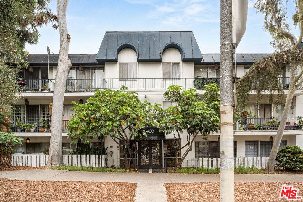 400 La Fayette Park Place - Photo 1