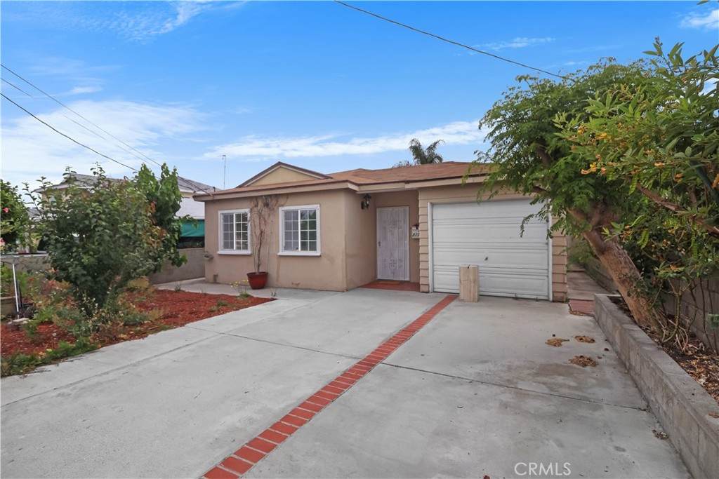 22724 Kinard Avenue - Photo 1