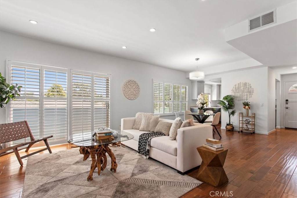 5324 Kester Ave 12 - Photo 1