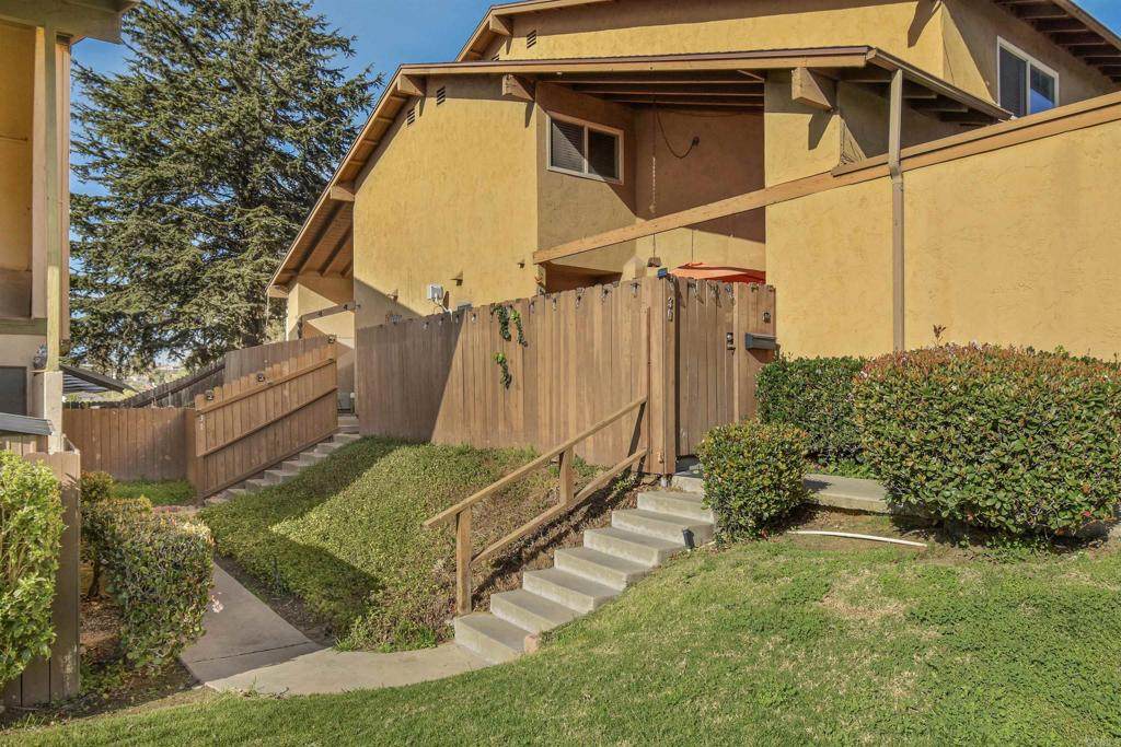 1450 Melrose Ave. - Photo 1