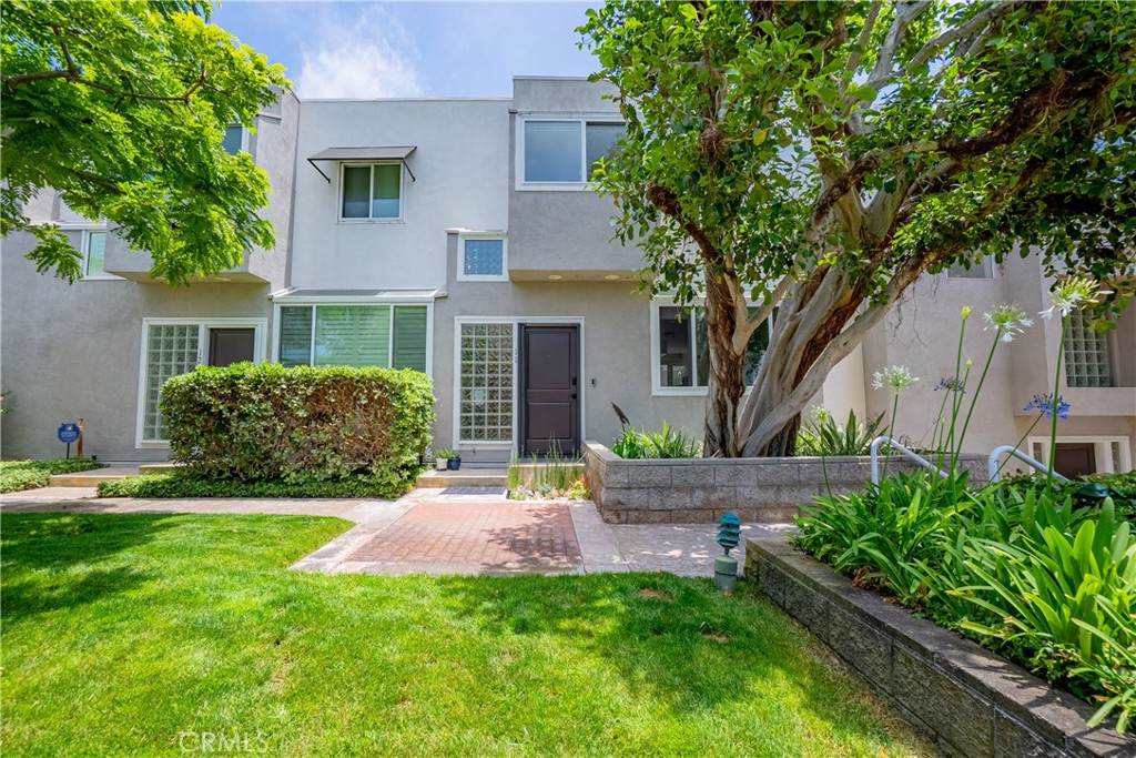 501 Herondo St #11 - Photo 1