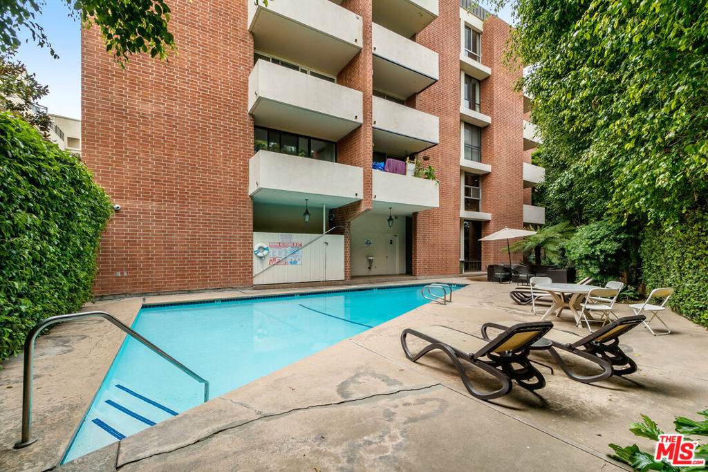 11750 Sunset Boulevard - Photo 1