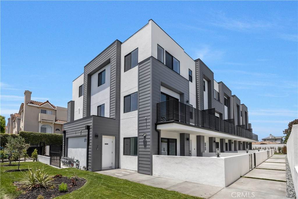 1715 W 149th Street - Photo 1