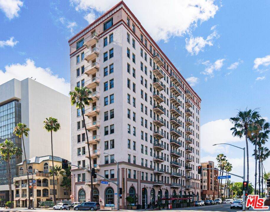 455 Ocean Boulevard - Photo 1