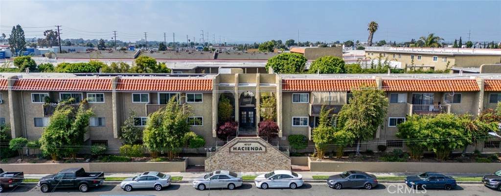 4727 147th Street - Photo 1