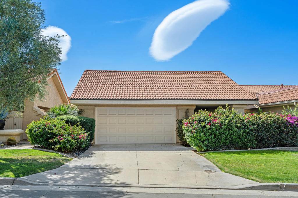 9 Acapulco Drive - Photo 1