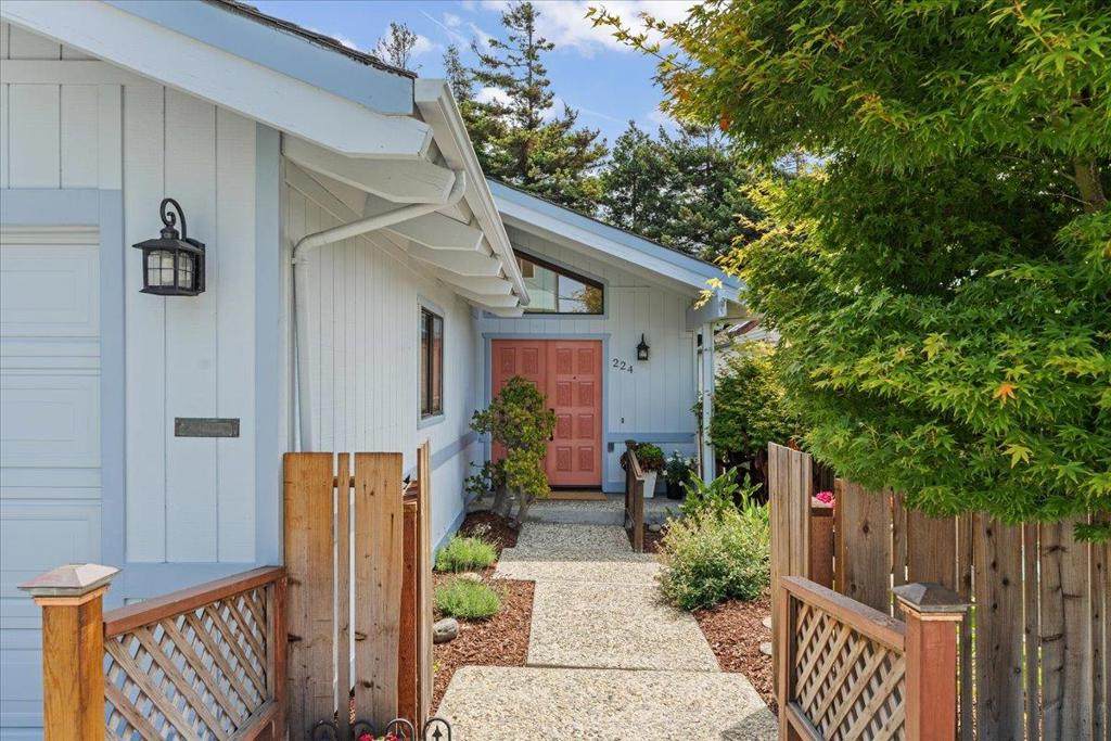 224 Pilkington Avenue - Photo 1