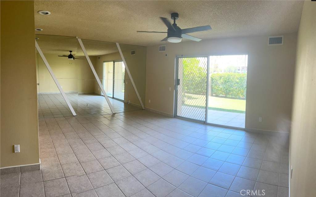 77835 California Drive - Photo 1