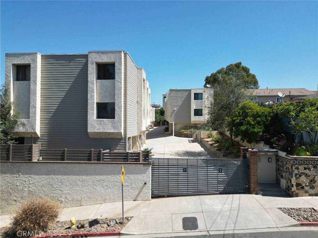 2621 20th Street - Photo 1