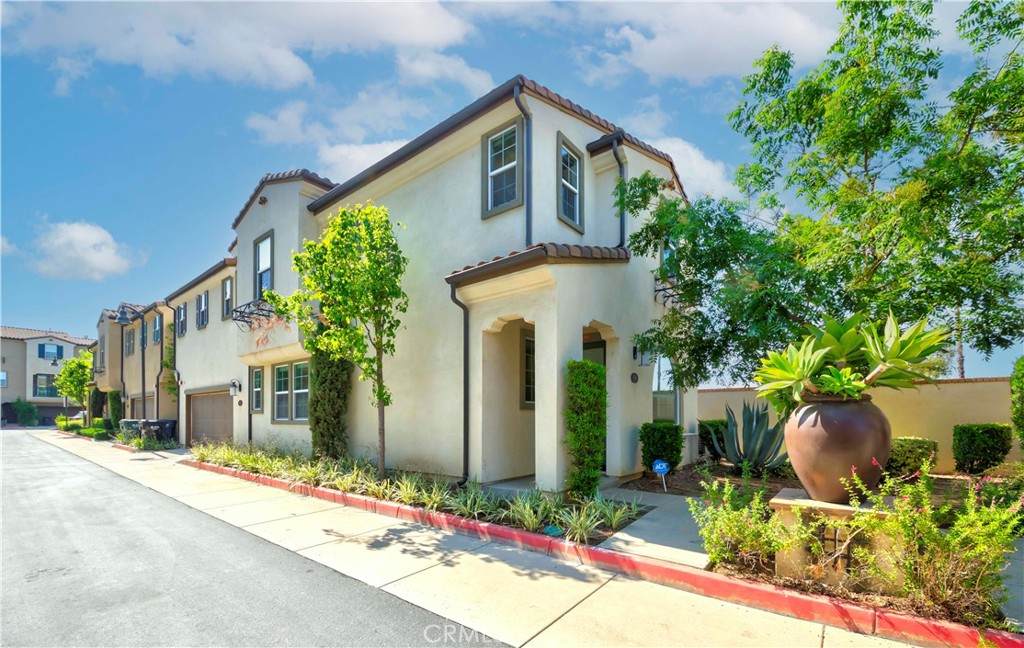 806 Gladys Ave - Photo 1