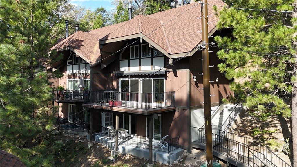 966 Willow Creek Road - Photo 1