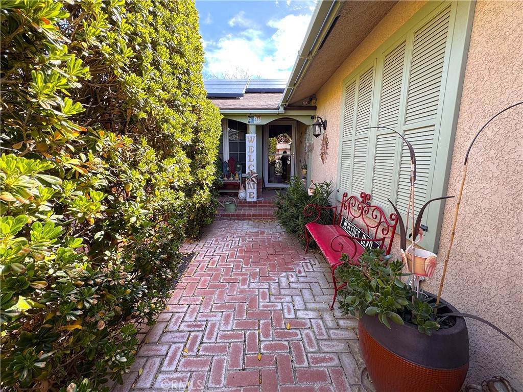 433 Oakmont Drive - Photo 1