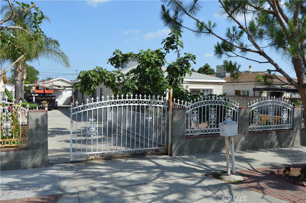 13104 Hoyt Street - Photo 1