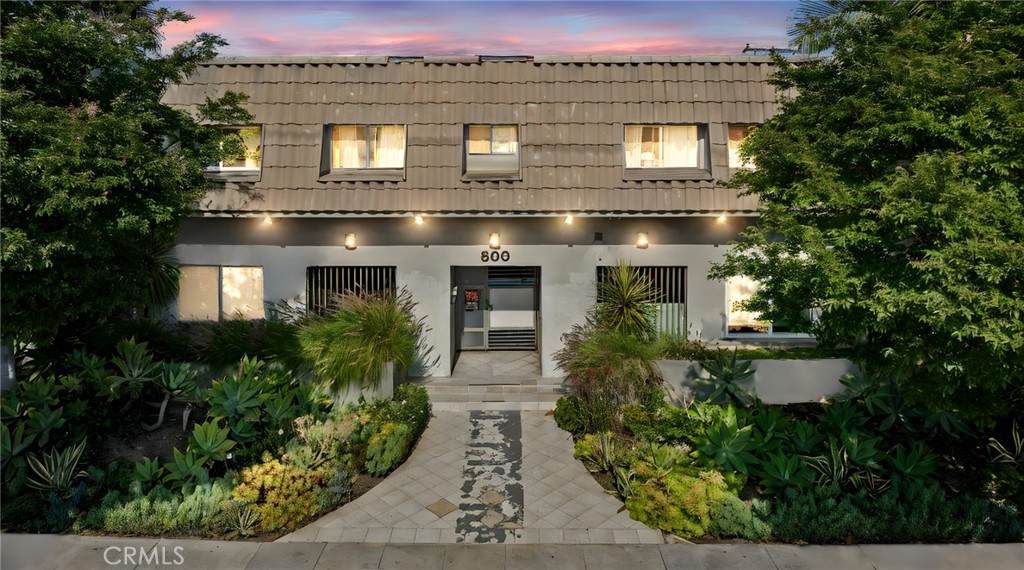 800 Eucalyptus Avenue - Photo 1