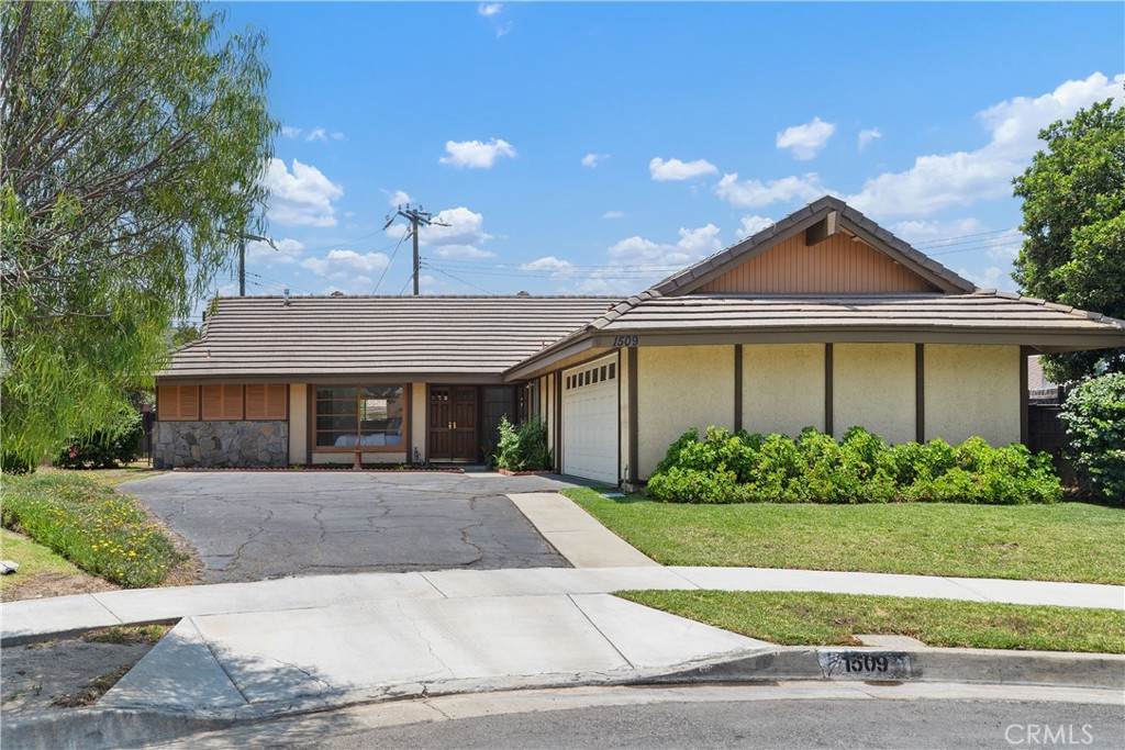1509 Gemwood Drive - Photo 1