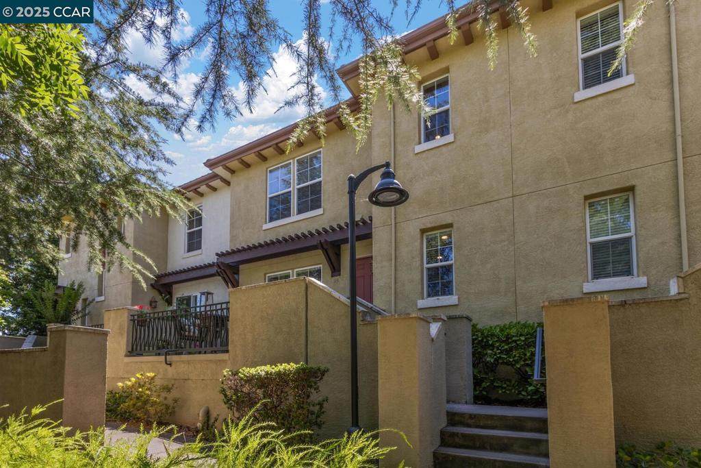 26 Warhol Way - Photo 1