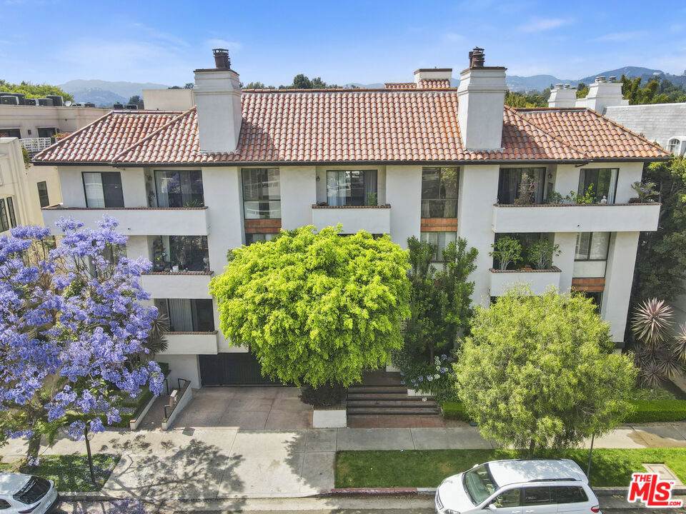 11755 Montana Avenue - Photo 1