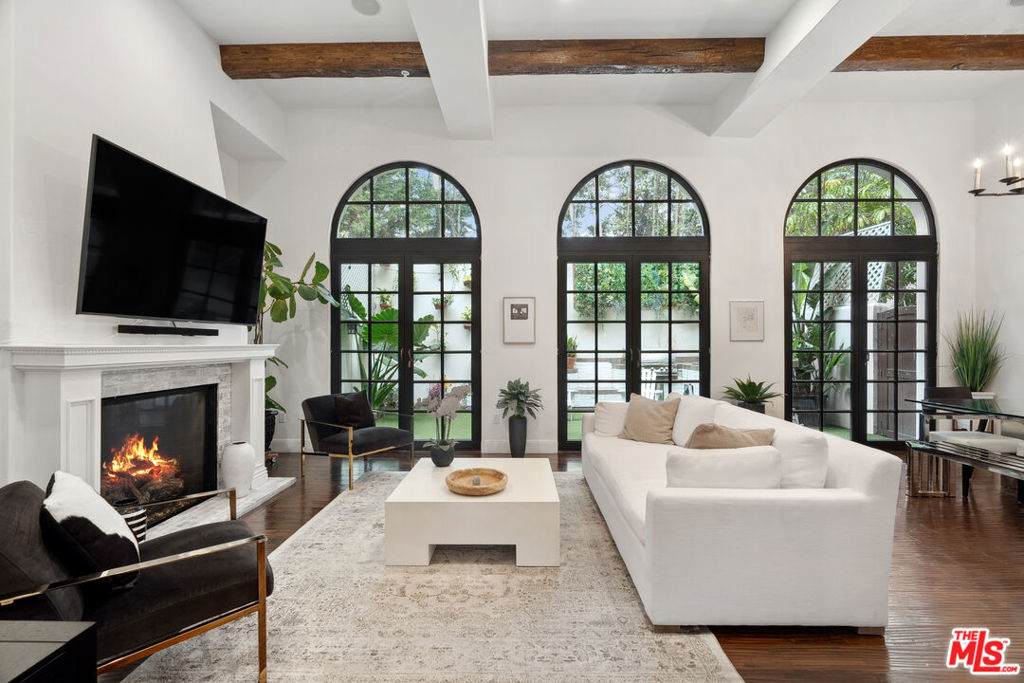 11937 Sunset Boulevard - Photo 1