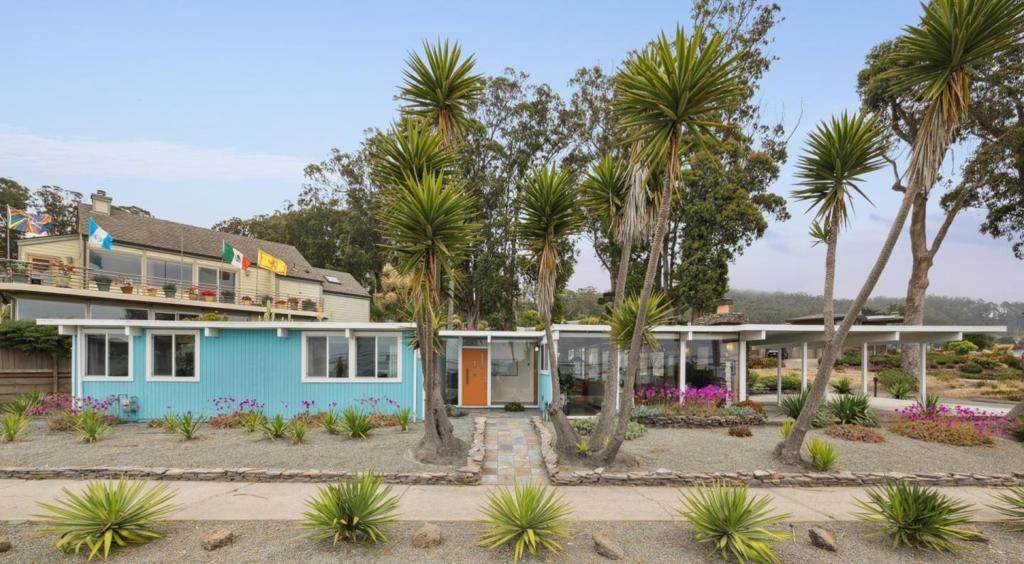 990 Avenue Alhambra - Photo 1