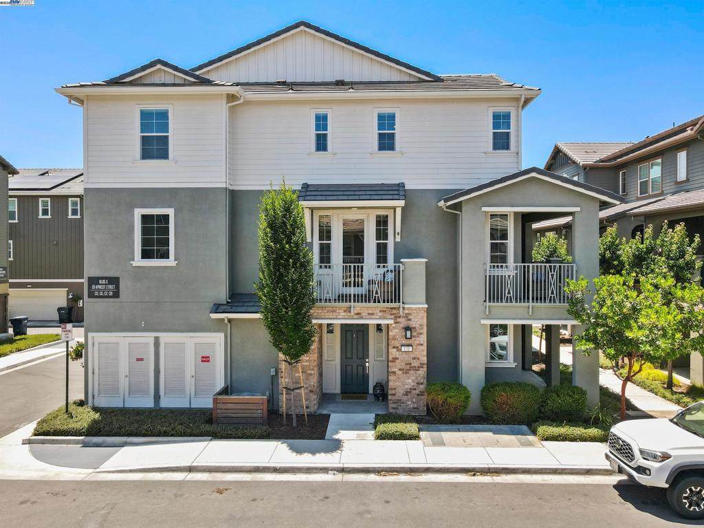 131 Apricot St - Photo 1