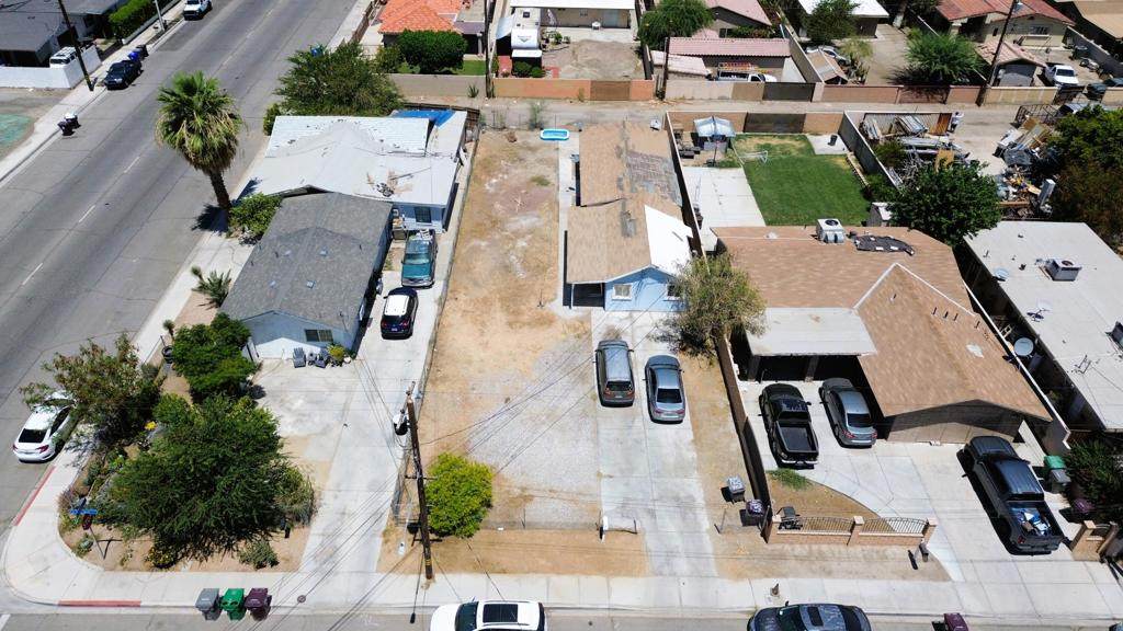 1423 2nd Street - Photo 1