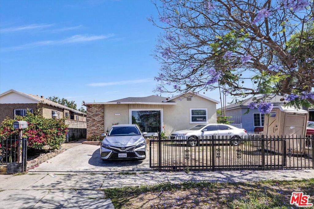533 111th Street - Photo 1