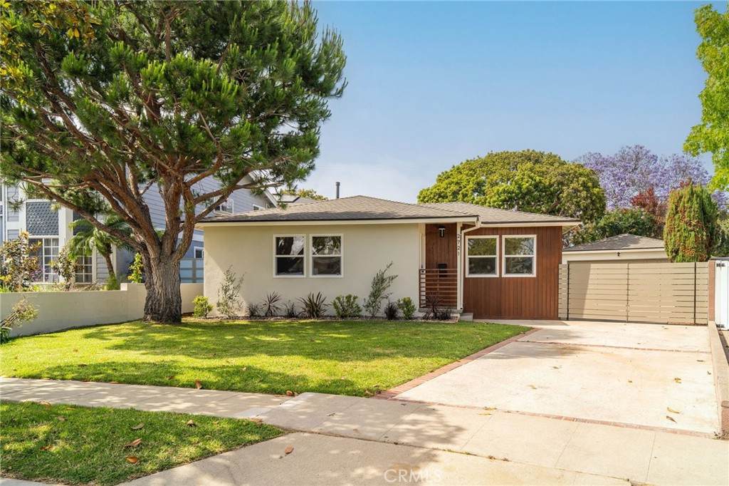 2721 184th Street - Photo 1