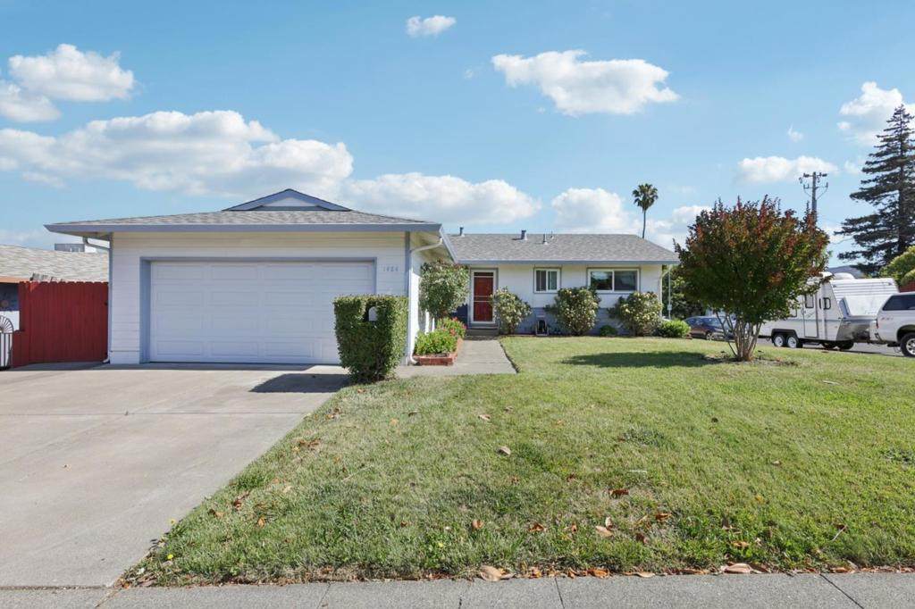 1484 Laredo Street - Photo 1