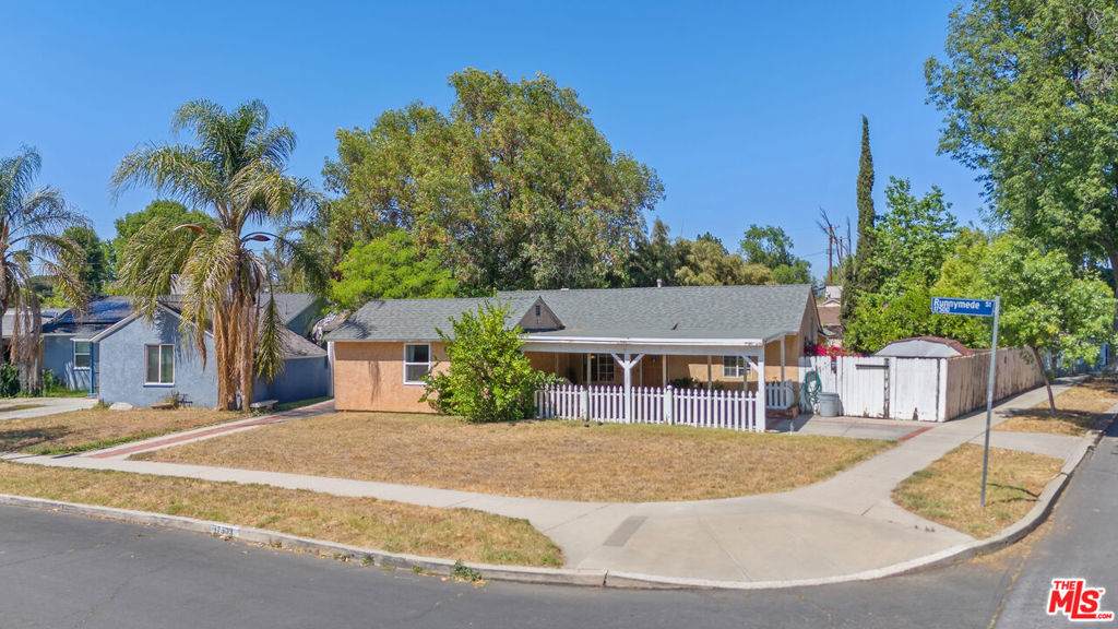 17503 Runnymede Street - Photo 1