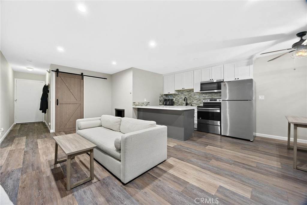 11645 Montana Avenue - Photo 1