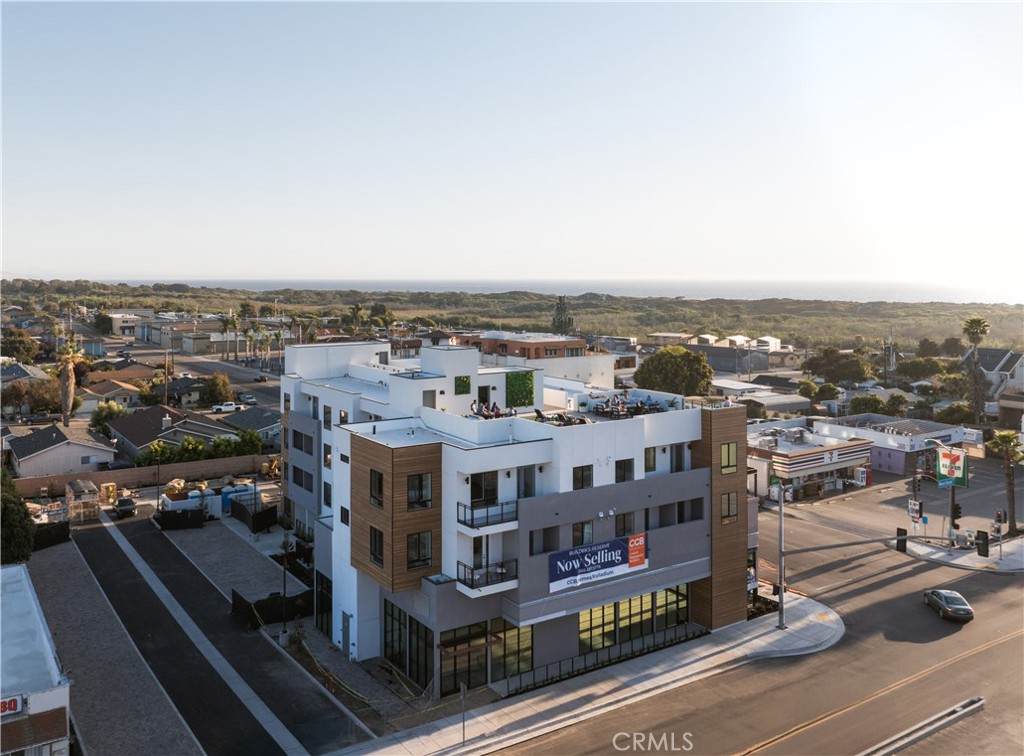 402 West Grand Avenue - Photo 1