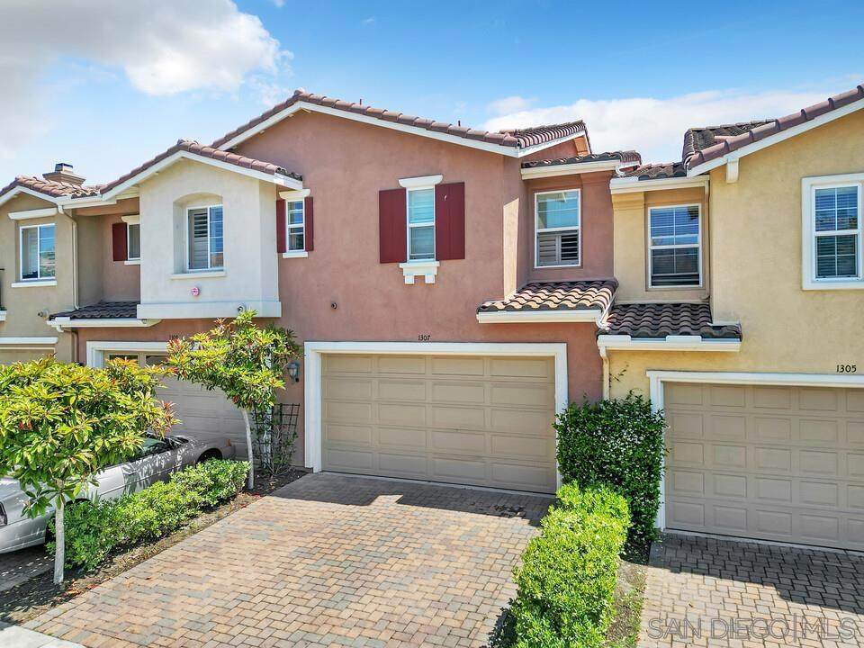 1307 Isabella Way - Photo 1