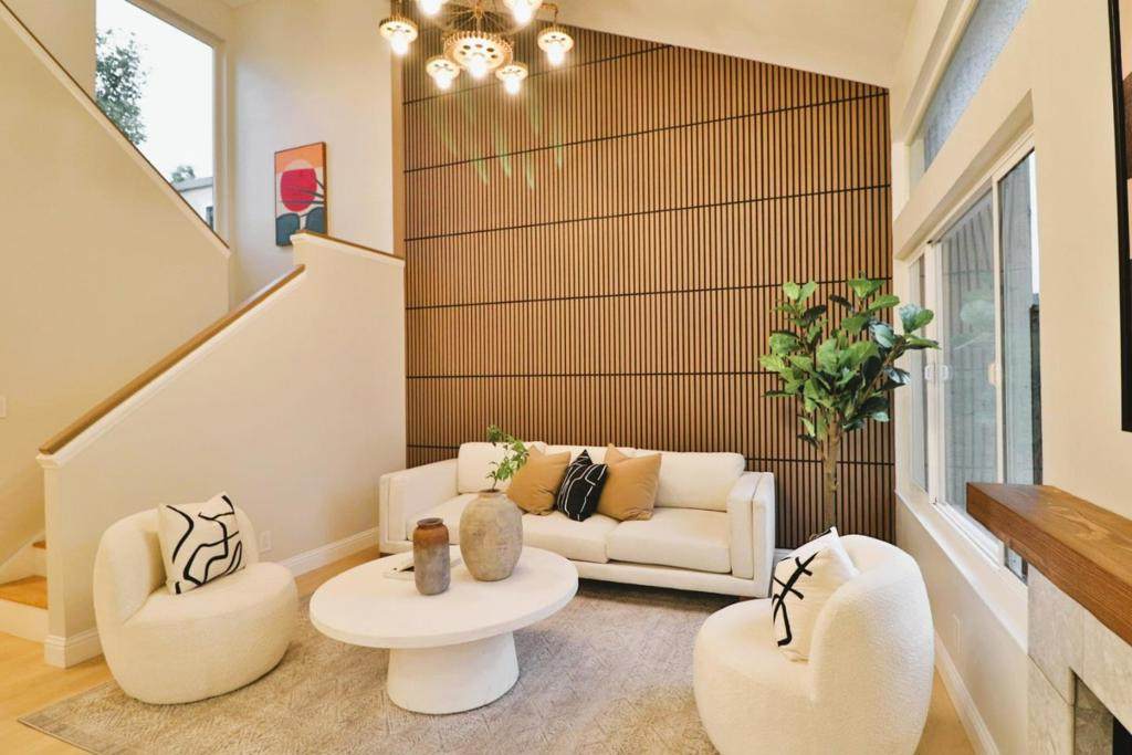 284 Rosewood Court - Photo 1