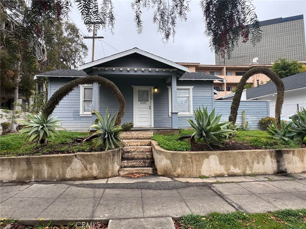1116 Barrington Avenue - Photo 1