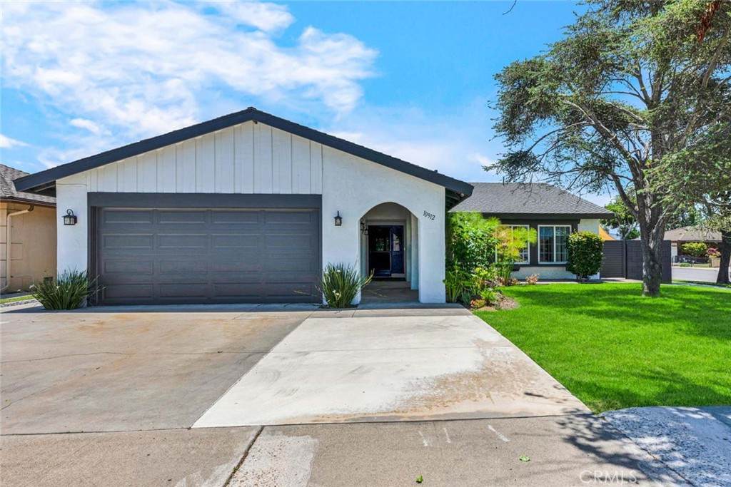 10912 Nighthawk Circle - Photo 1